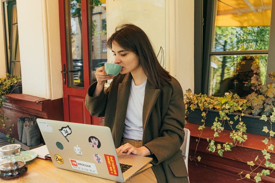 Upwork Job Alert Thresholds: How to Win High-Value Off-Hours Gigs Without Alert Fatigue